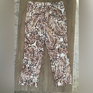 Chic Melanie Lyne White Capris with Brown Paisley Print Size 8
